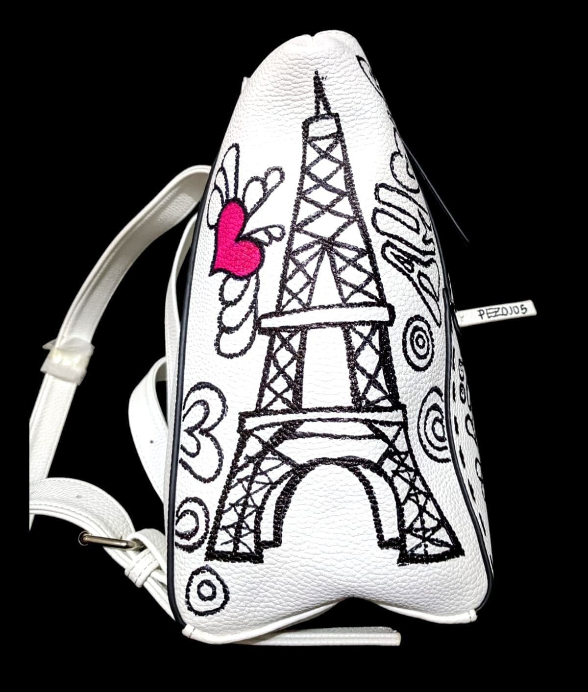 Mochila blanca pintada street art y Sketch