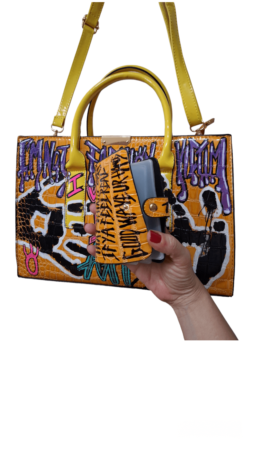 Bolso amarillo pintado a mano - customizado - Ropa pintada a mano en Pezojos