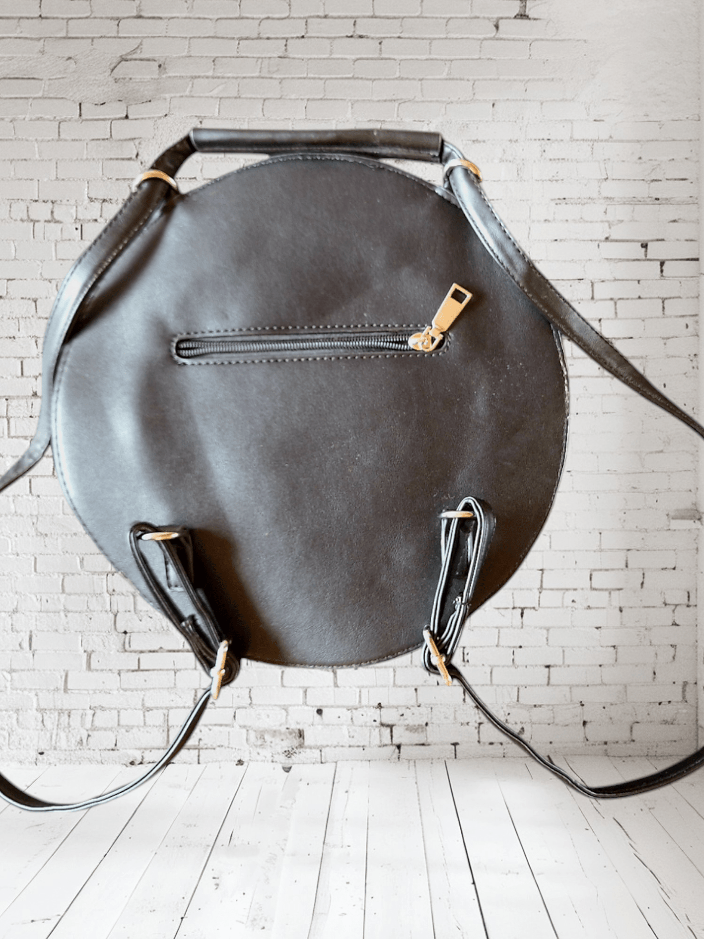 Bolso - mochila pintado a mano Pezojos Ibiza - Ropa pintada a mano en Pezojos