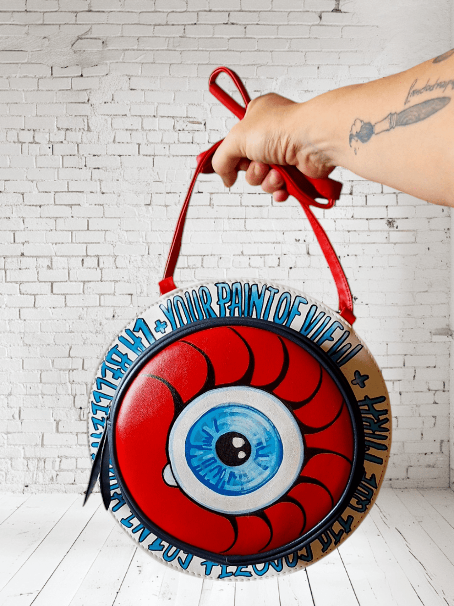 Bolso - mochila pintado a mano Pezojos Ibiza - Ropa pintada a mano en Pezojos