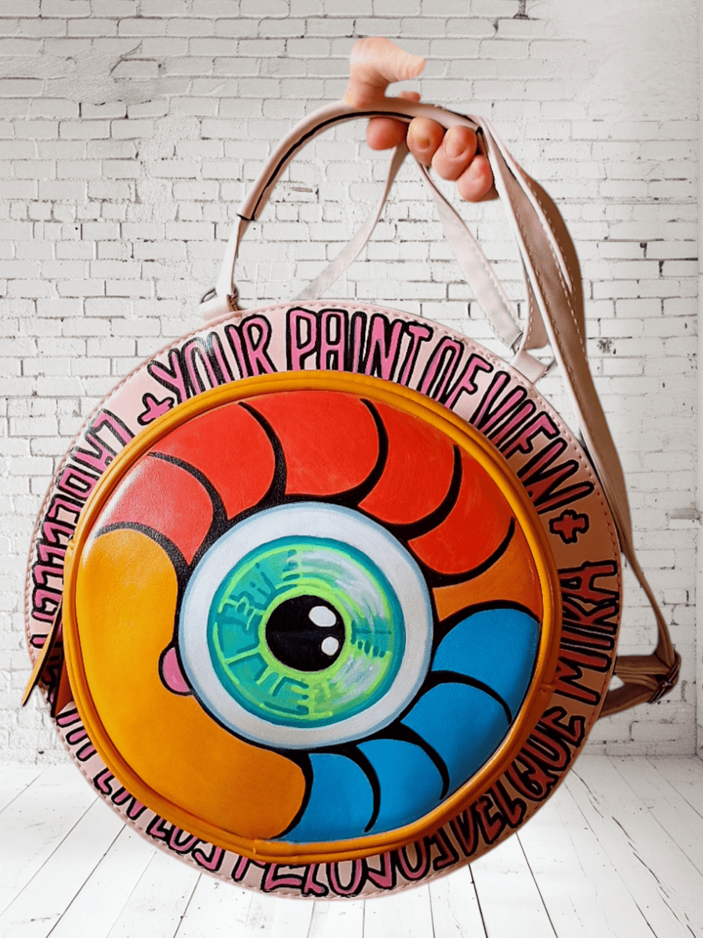 Bolso - mochila pintado a mano Pezojos Ibiza - Ropa pintada a mano en Pezojos