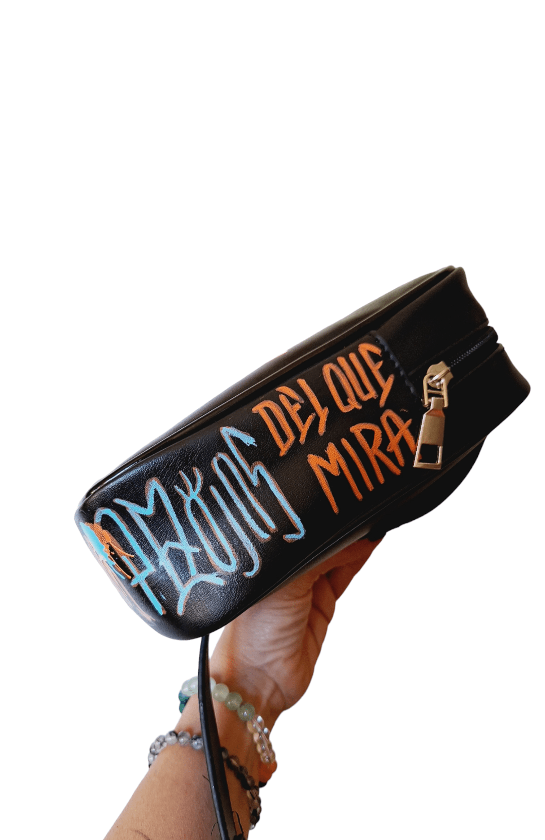 Bolso riñonera pintado a mano "Lucky U R " - Ropa pintada a mano en Pezojos