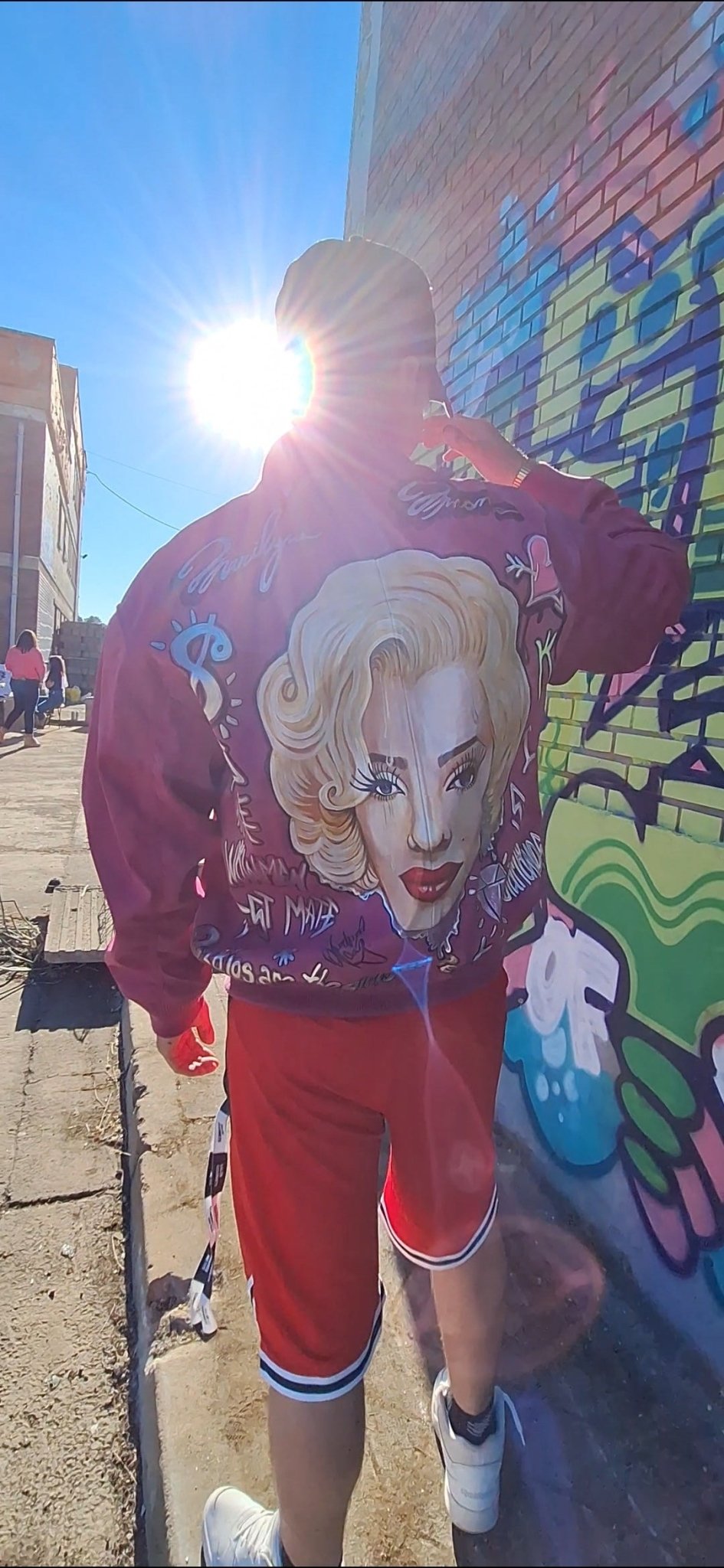 Chaqueta Bomber de Neopreno Holográfico Marilyn Monroe - Pintada a Mano - Ropa pintada a mano en Pezojos