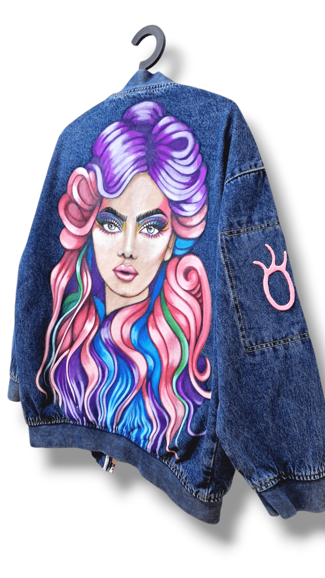 Chaqueta Bomber denim pintada Dollavatar Davinia Bowie - Ropa pintada a mano en Pezojos