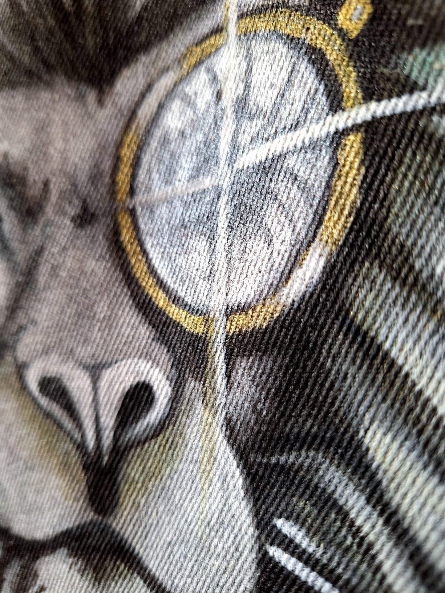 Chaqueta negra denim pintada Leon de Gaudí - Ropa pintada a mano en Pezojos