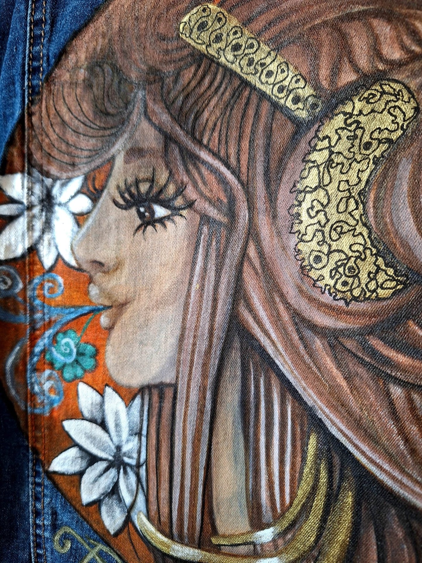 Chaqueta vaquera pintada a mano · Belle Noveu (Talla M) - Ropa pintada a mano en Pezojos