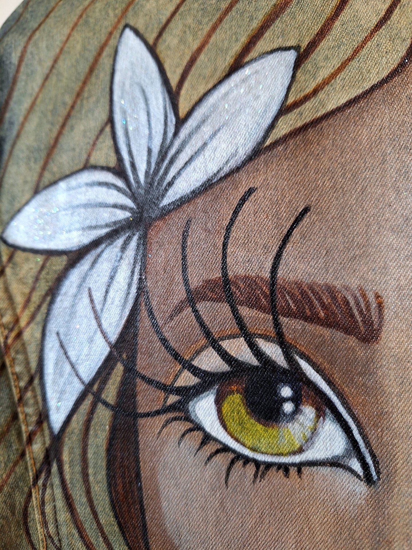Chaqueta vaquera pintada a mano · Dollavatar rubia única (Talla M) - Ropa pintada a mano en Pezojos