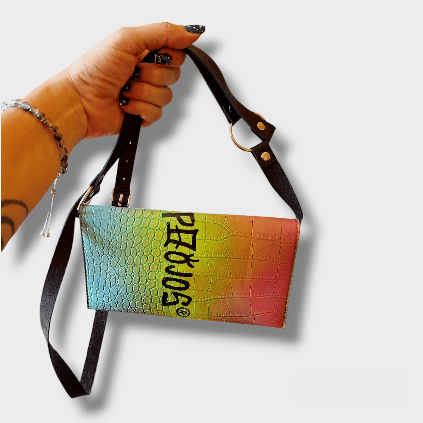 Colección festivales riñoneras - Ropa pintada a mano en Pezojos