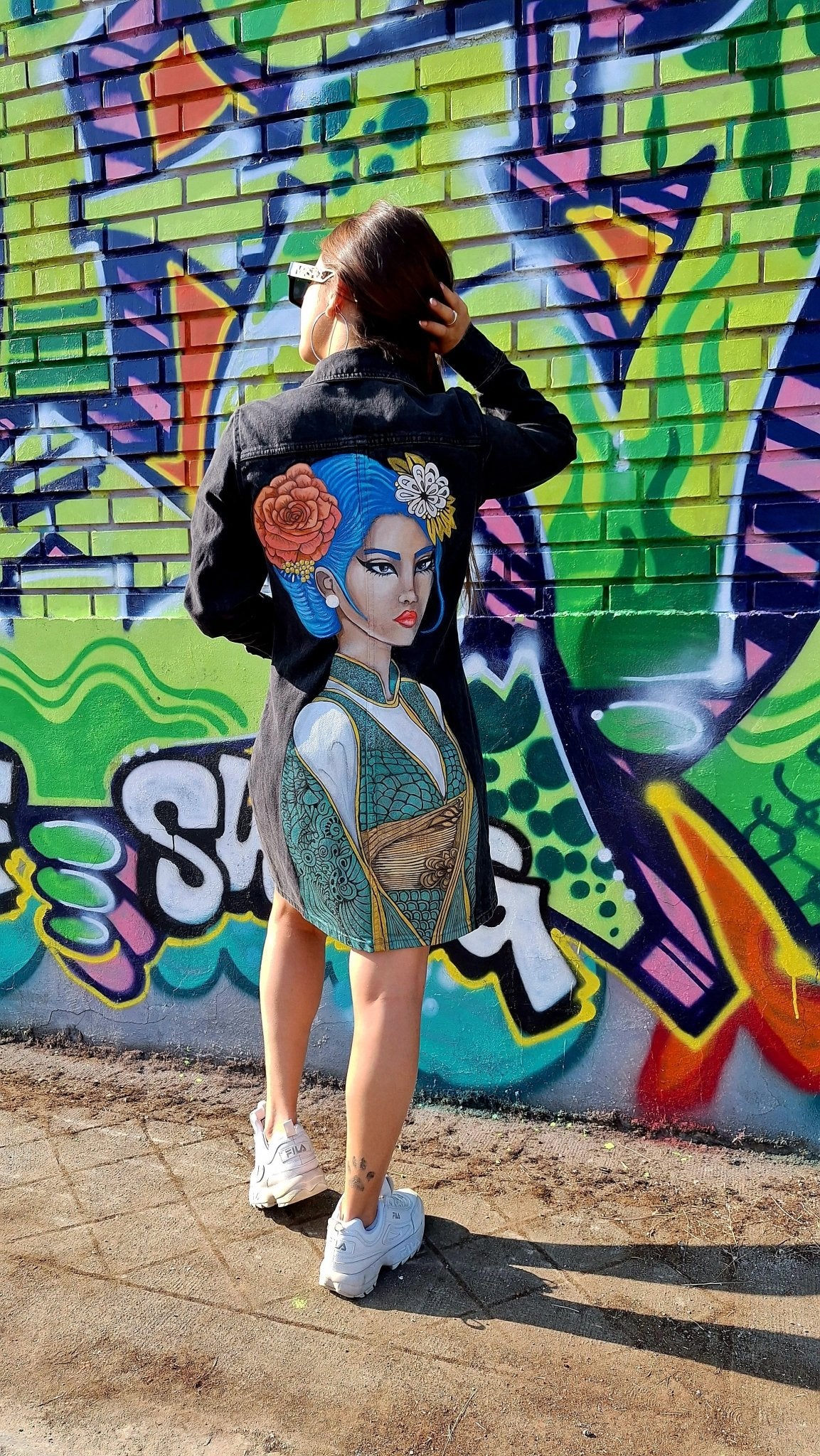 Vestido denim pintado Gheisa - Ropa pintada a mano en Pezojos
