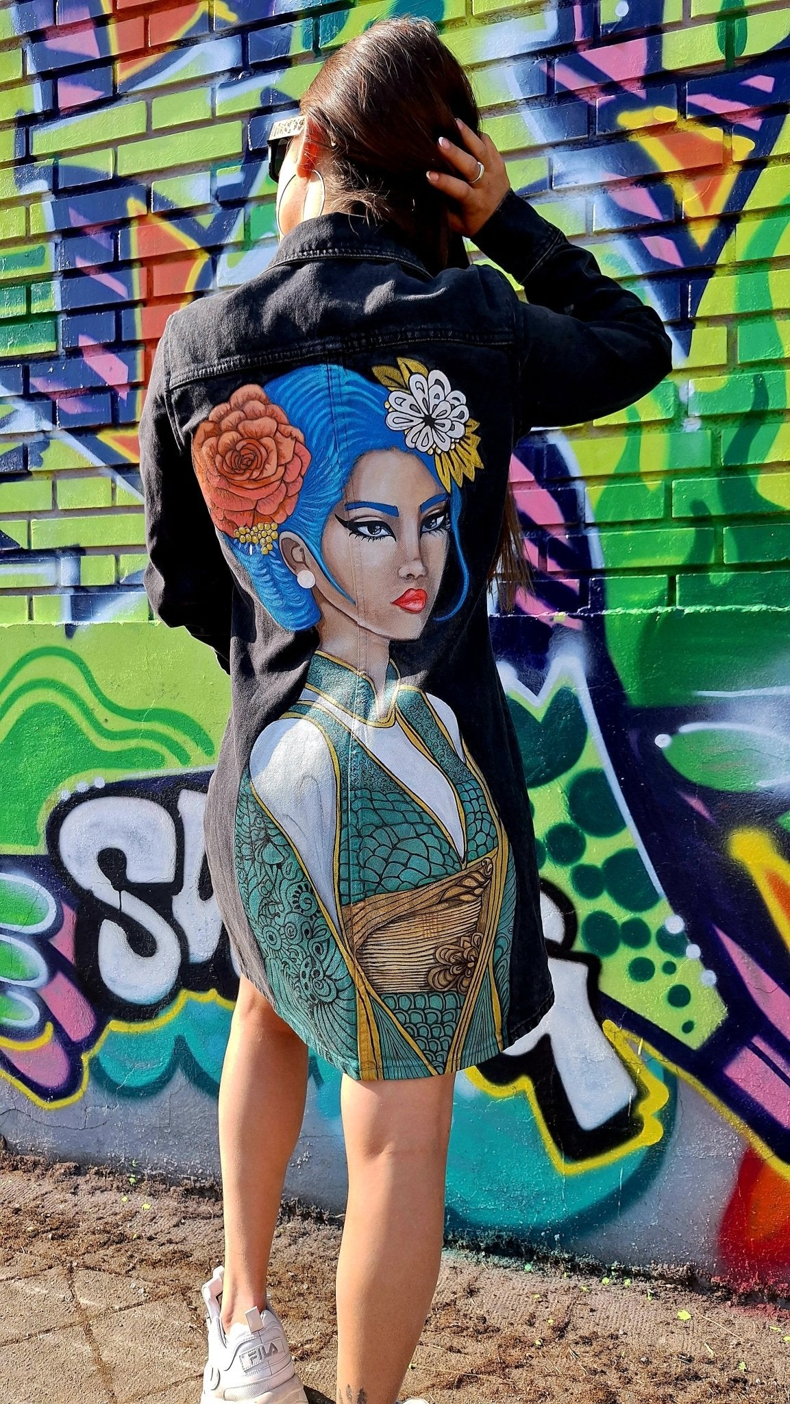 Vestido denim pintado Gheisa - Ropa pintada a mano en Pezojos