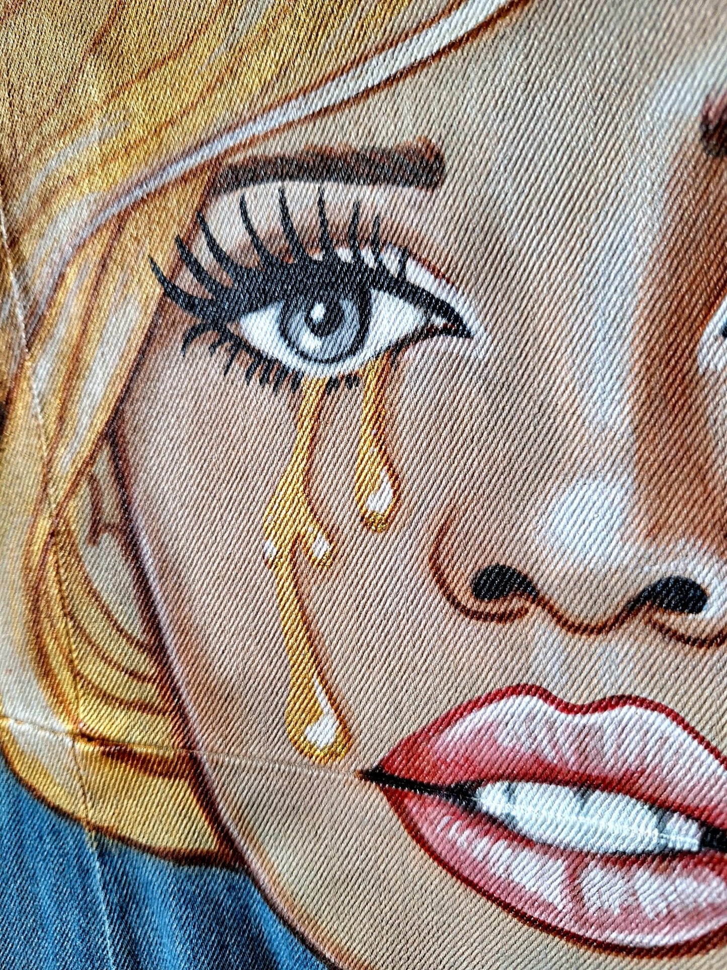 Vestido vaquero pintado Brigitte Bardot - Ropa pintada a mano en Pezojos