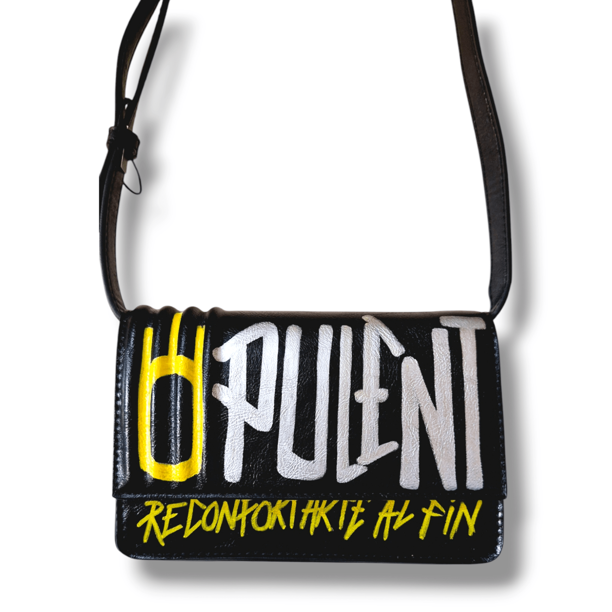Bolso negro de polipiel customizado - Urbano y funcional para fiesta y festivales - Ropa pintada a mano en Pezojos